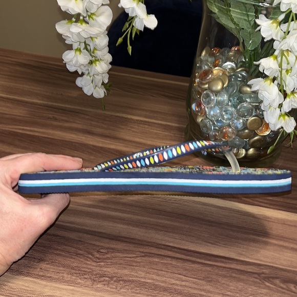 Vera Bradley chandelier garden flip flops size 5 - 6. NWOT - Picture 6 of 11